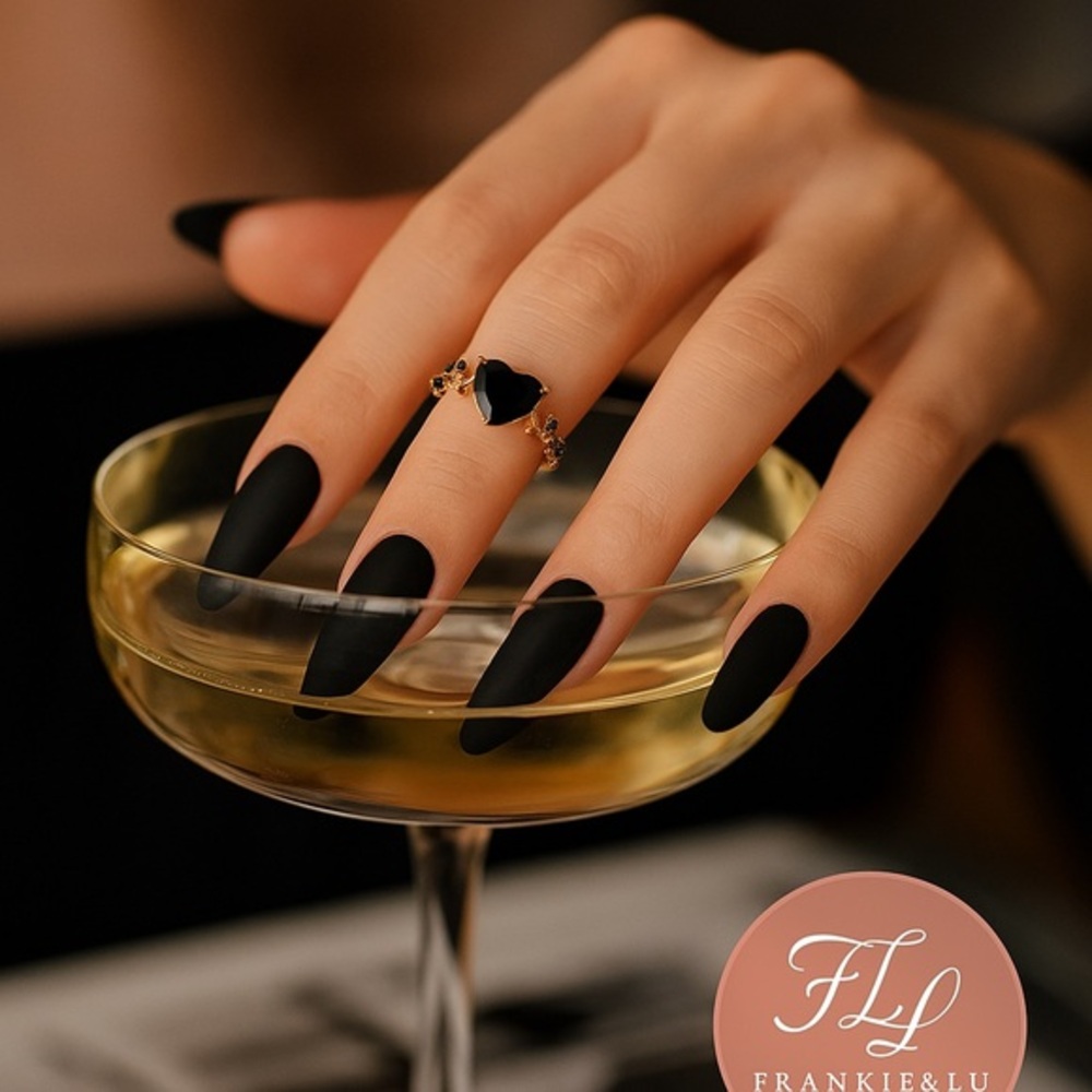 Black Gemstone Floral Vine Engagement Ring Gold Plated Size 6 NWT